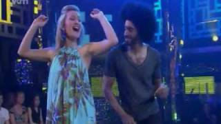 Op Zoek Naar Maria Sandra - Girls Just Wanna Have Fun