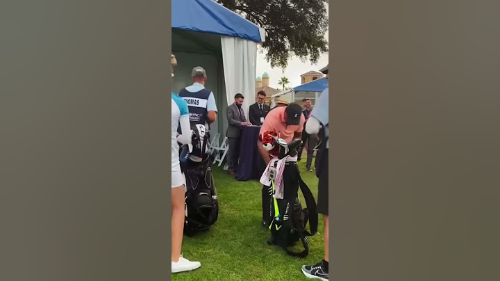 Everyone wants a picture with Tiger even Nelly Korda