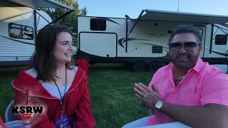 Georgia talks with Color Me Badd - Mark Calderon