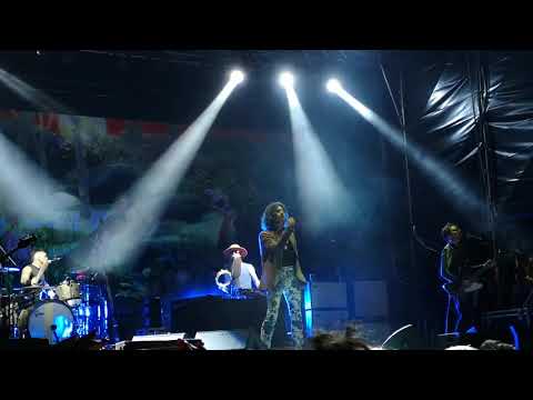 Rival Sons - Pressure And Time (live @VillaAda Roma)