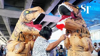 Thai students protest 'dinosaur' government