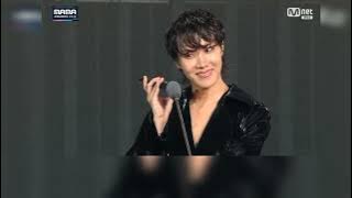 MOMEN JHOPE MENELPON JIN BTS DALAM ACARA MAMA PLATINUM (subindo)