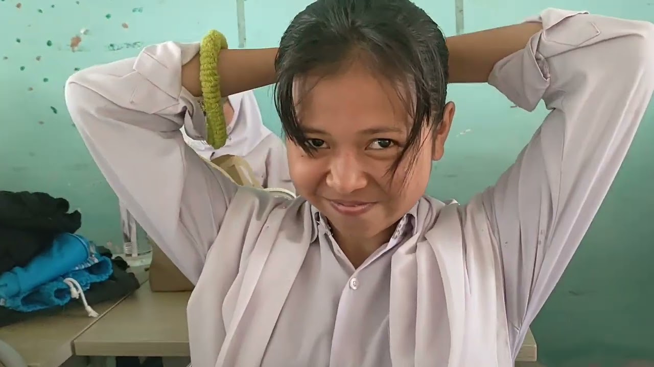 potong rambut seberataan wkwk