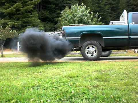 12 valve Dodge Cummins 4000 rpm rev. and smoke - YouTube