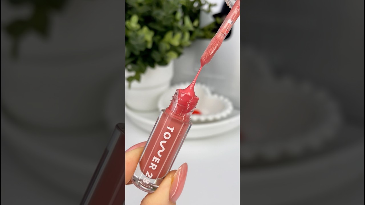 Jelly Hydrating Non-Sticky Lip Gloss ❤️Color: Pistachio 