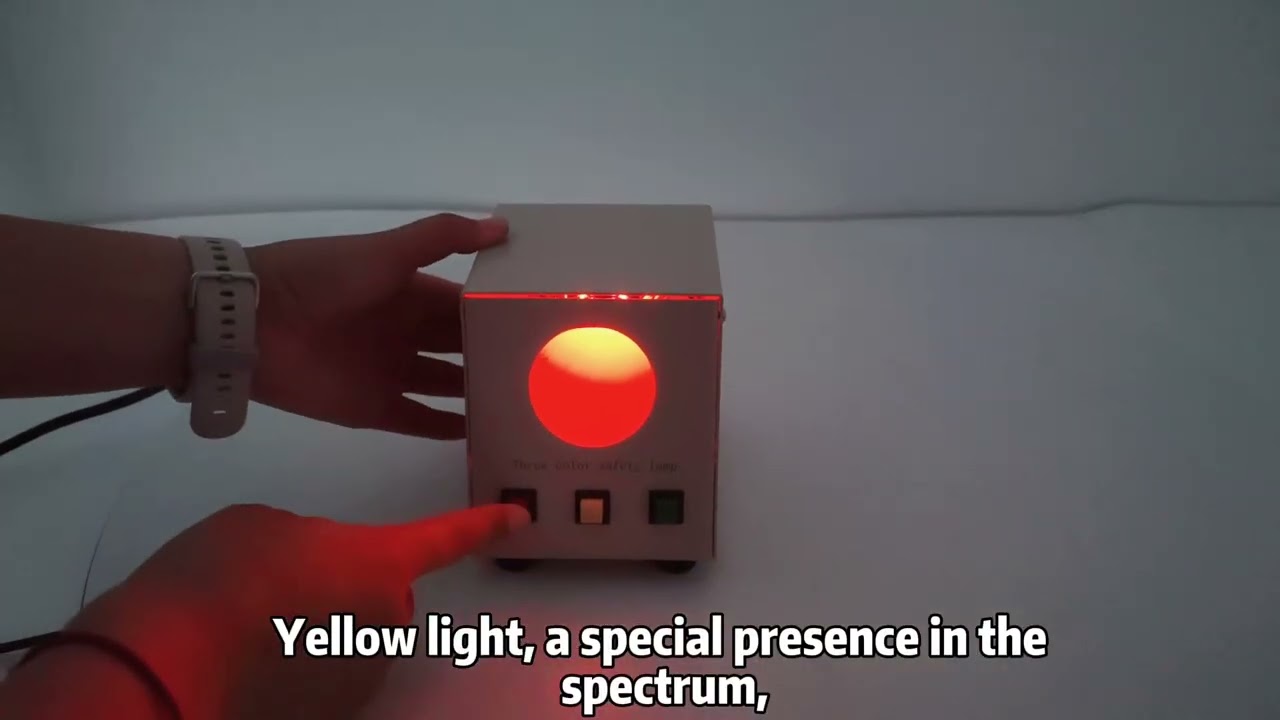 Three-color safety light