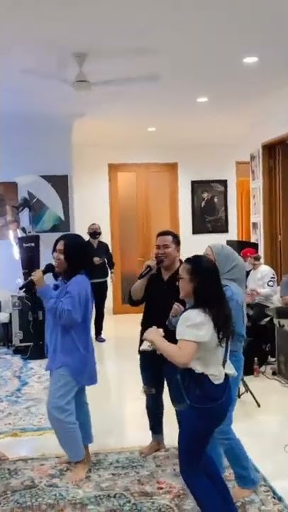 ALUMNI DA NYANYI BARENG THEME SONG D'ACADEMY💙