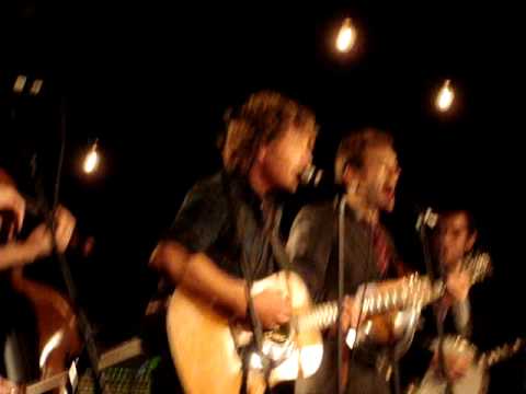 dierks-bentley-and-punch-brothers-cover-u2's-in-the-name-of-love-nyc