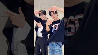 Let's take a pose📸 #CRAVITY #JUNGMO #형석