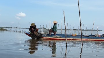 NGƯ DÂN VÙNG ĐẦU NGUỒN MƯU SINH MÙA LŨ