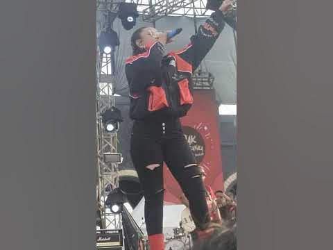 Zihan Audy Semarakan Penonton untuk nyanyi bersama - YouTube