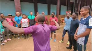 Amoyo Omwe - YCW Etoug-Ebe ft De Angelis Capella