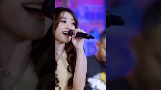 wayahe mbak difa tampil #hennyadella #difarinaindra