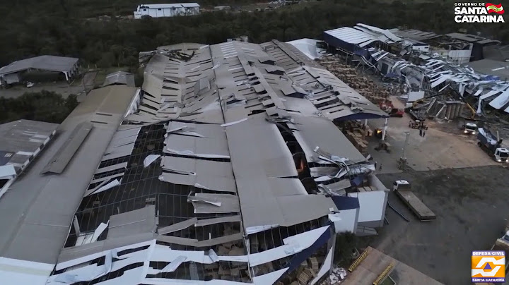 Imagens aéreas mostram destruição causada por tornados em SC