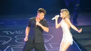 Taylor Swift & Ricky Martin - Livin' la Vida Loca (Live on The 1989 World Tour)