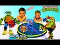 ЧЕРЕПАШКИ НИНДЗЯ играют в Бейблэйд Берст. Майки и Crazy Богдаш VS Лео и Никитос! Видео для детей.