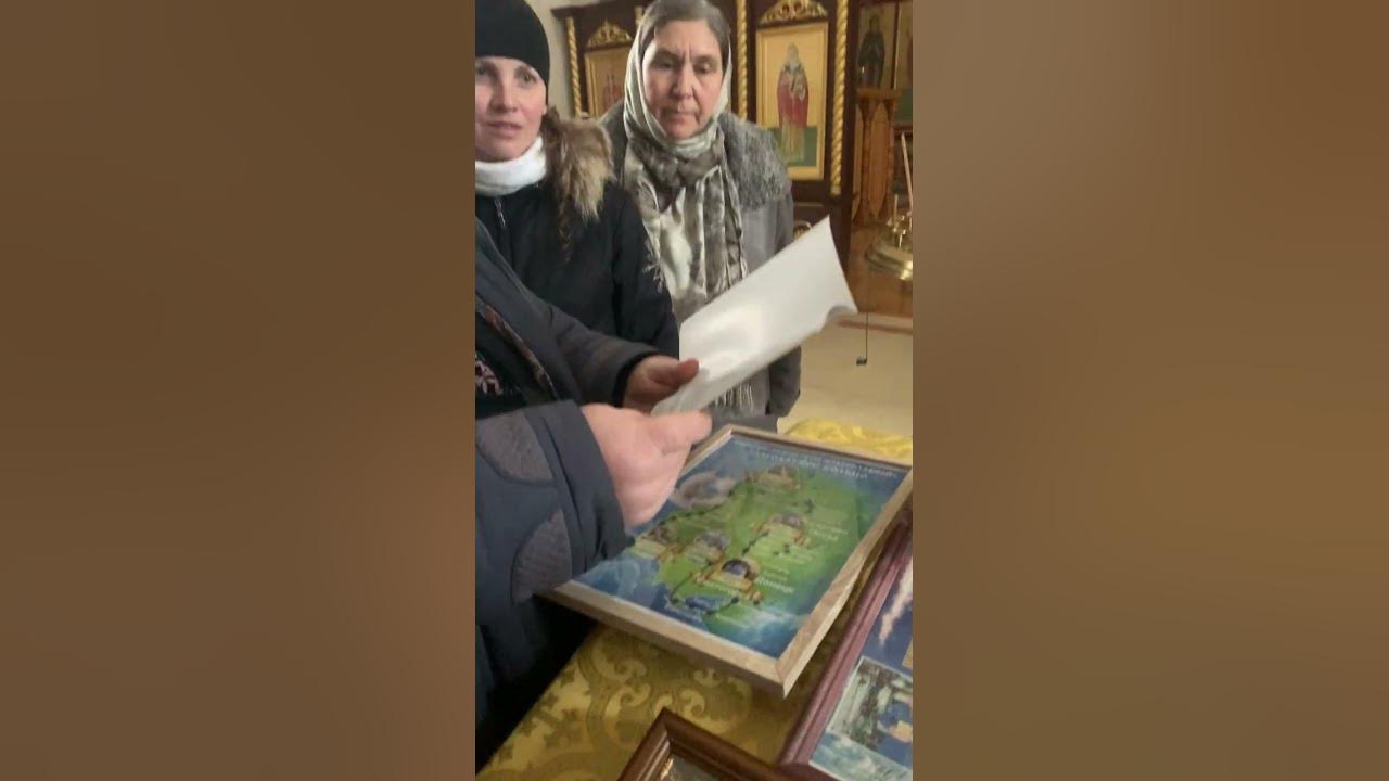 иконостас успенского собора московского кремля. сергиева лавра иконы. киево печерская лавра иконы в храме. рублев иконостас троицкого собора. икона сергия радонежского с монастырем.