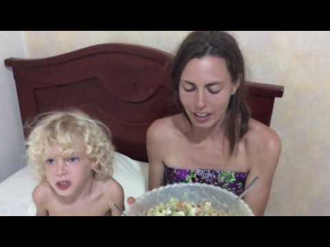 breastfeeding Mom vlog  Bubba's favorite mayo Free Tuna Salad and a trip to Manta, Ecuador