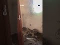 شاهد.. آثار قصف حوثي استهدف منزلًا غرب منطقة عقاقة في مدينة تعز