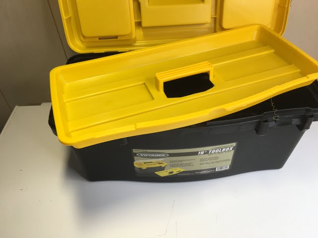 19 Toolbox with Top Compartment