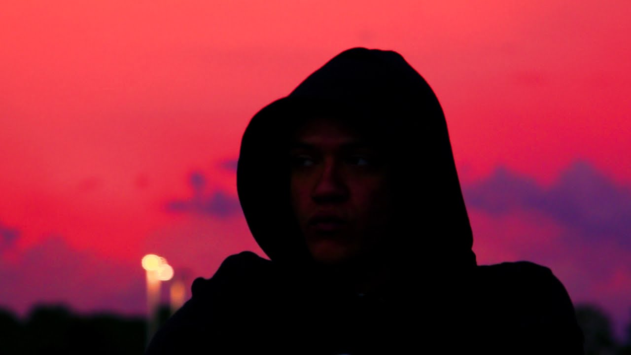 KEEP ON TRYING AOC - BREEZY MONTCLAIR SHOY BY CMPSER