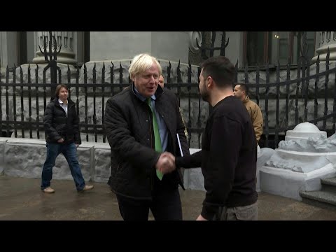 Former PM Boris Johnson makes a surprise visit to Ukraine and meets with Zelensky | AFP