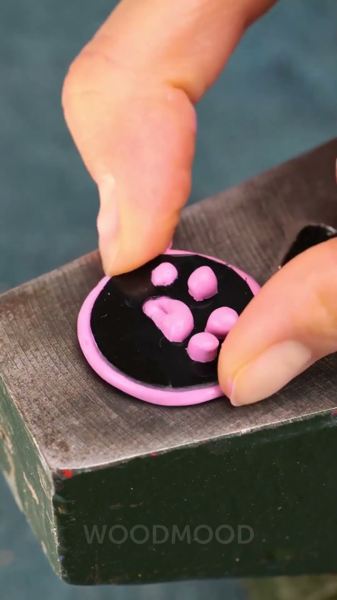 If you truly love your pet, you have to make them one of these DIY pendants! ?