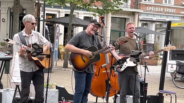 Old Habits, Akseltorv, Kolding