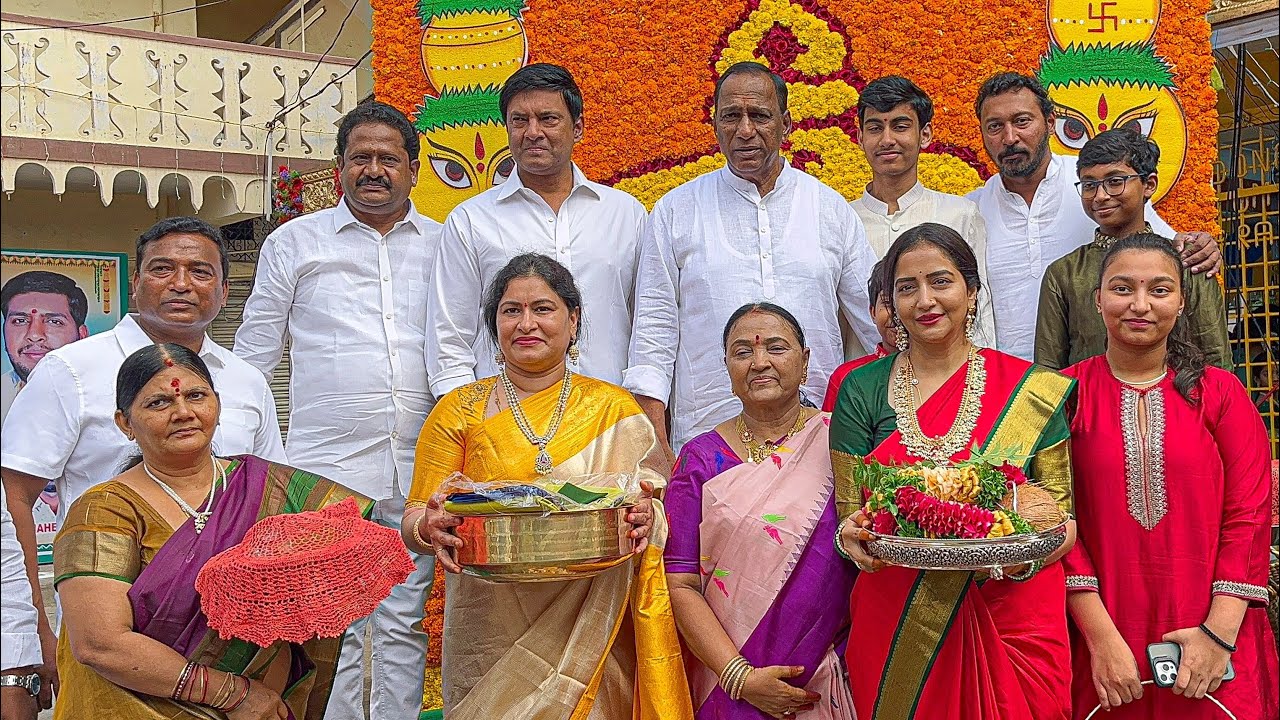 Malla Reddy Family Offered Vodi Biyyam  At Bowenpally Seven Temples | Bowenpally Bonalu 2025