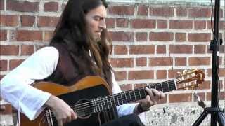 Video thumbnail of "Estas Tonne (A performance of "Bohemian Skies")"