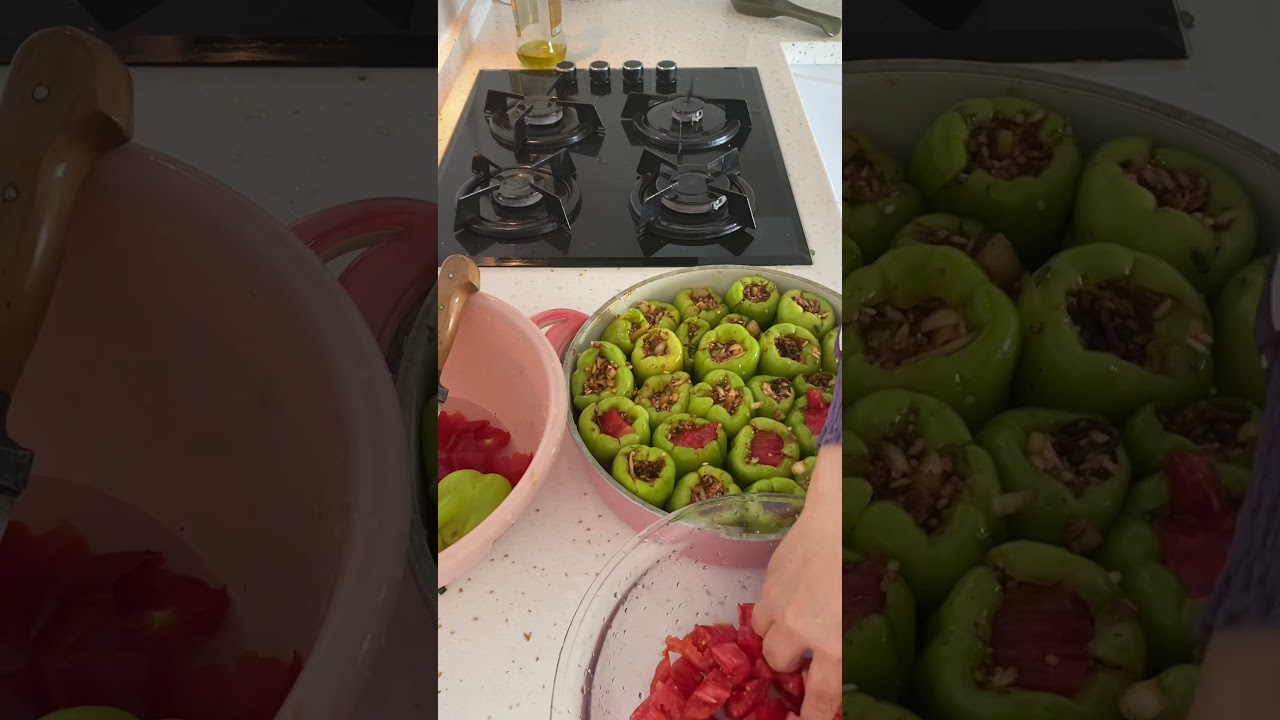 SOSLU BİBER DOLMASI KIYMALI BİBER DOLMASI nasıl yapılır? #yemek #yemektarifleri #biber #kolayyemek SOSLU BİBER DOLMASI KIYMALI BİBER DOLMASI nasıl yapılır? #yemek #yemektarifleri #biber #kolayyemek
