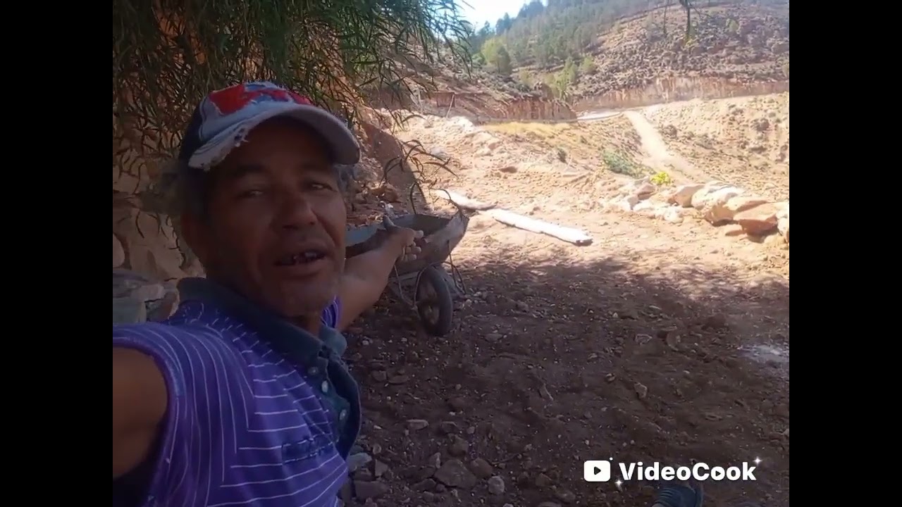 هبوط من قيمة تيزينتاس في جو ممطر مع رحال عبدالمنعم الحريشي رحلة صحراء المغربية 