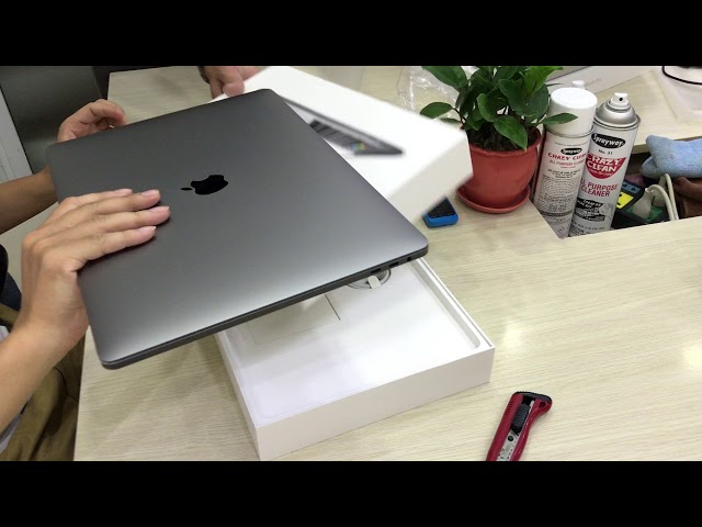 Macbook Pro 15in 2017 bản mắc nhất MPTT2, Khách hàng đập hộp một lúc 3 máy