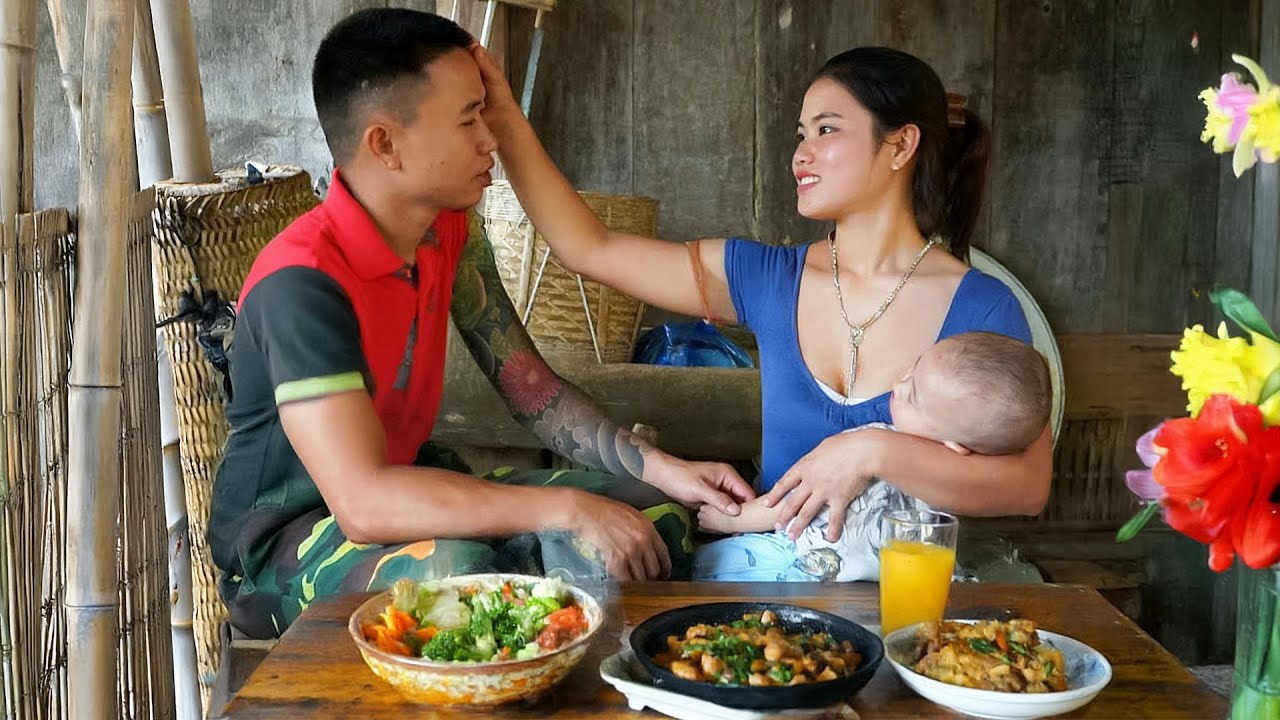 How to Make Whole Grilled Chicken with Husband - Cooking for Mom | Trieu Thi Thuy