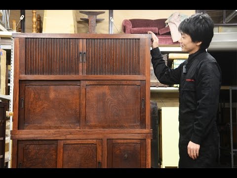 昭和レトロ家具 「じゃばら扉の収納棚」 - YouTube