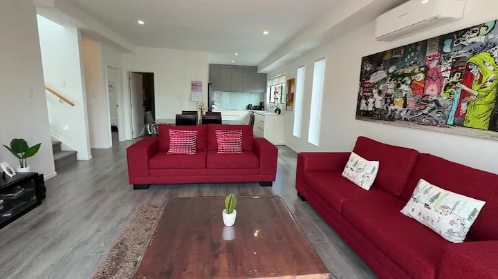 2/13 Oteha Valley Rd, Northcross---4 Bedrooms 3 Bathroom House