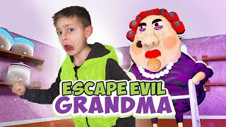 ESCAPE EVIL GRANDMA IN ROBLOX!