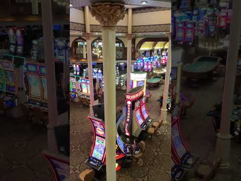 Lady partindo em seu Ferrari do Casino Monte-Carlo #supercars #belezafeminina #rich #lifestyle