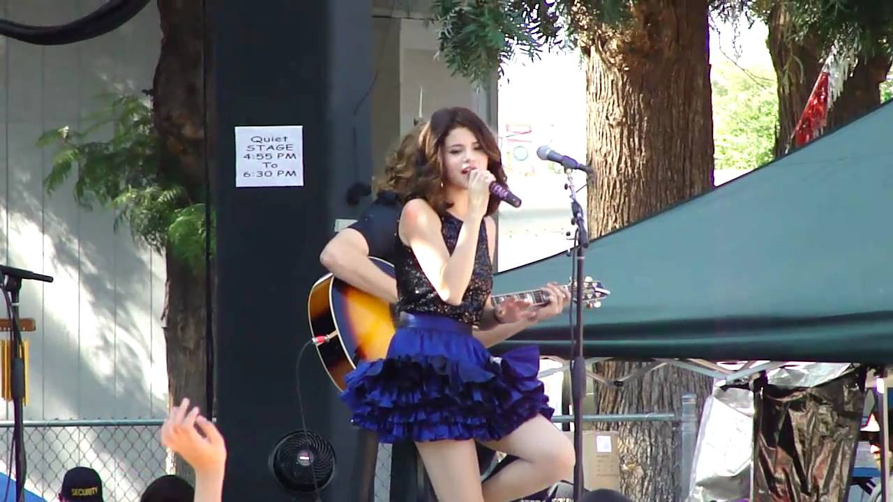 Selena Gomez  & The Scene - The Way I Loved You