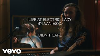 Смотреть клип Sylvan Esso - Didn'T Care