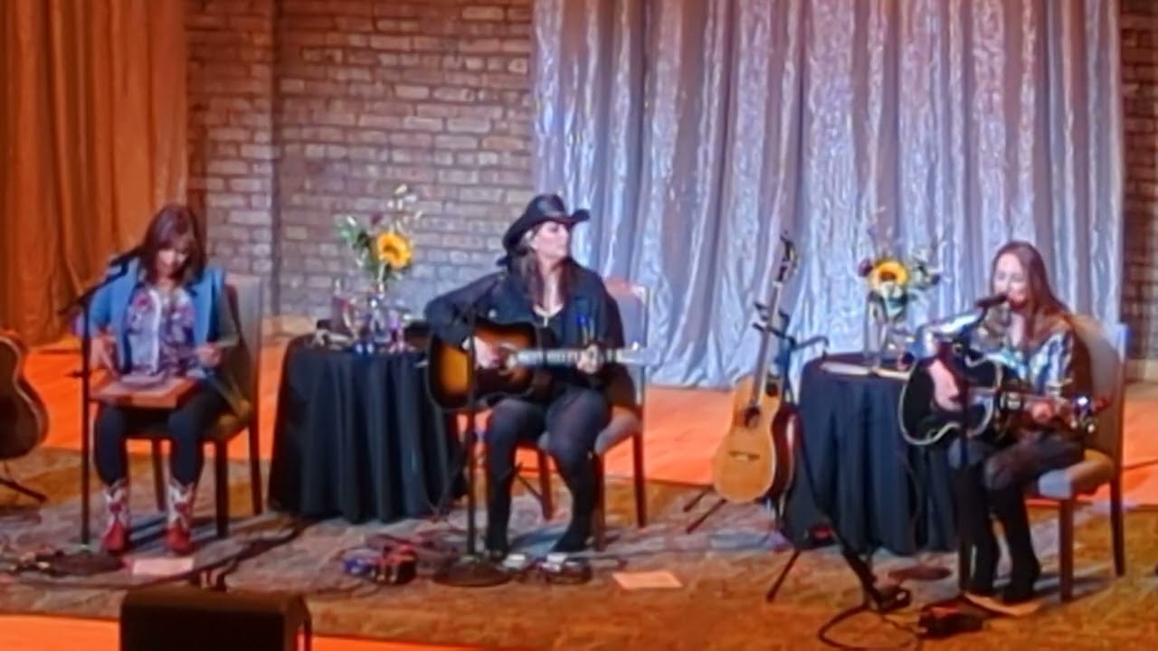 CHICKS WITH HITS 009