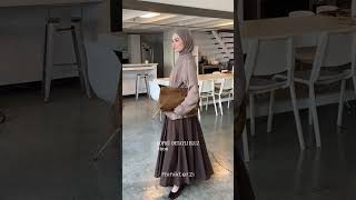 Bahar görünümlerine renk kat 🩵 köprü detaylı bluz şimdi mağazalarda ve minikterzi.com'da