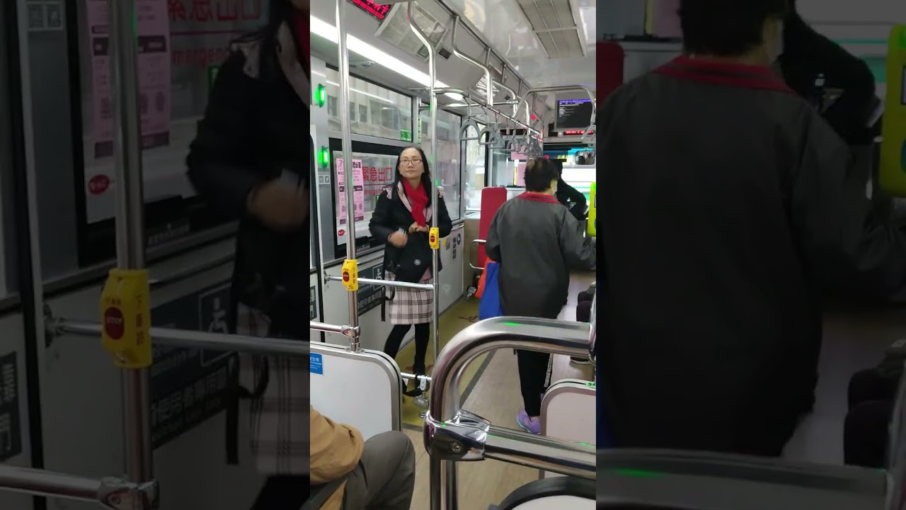 2026年2月18日首都客運新款總盈845電動公車EAA-586#公車 ，行徑新莊幸福路商圈，宏泰社區往中和街口未進站。