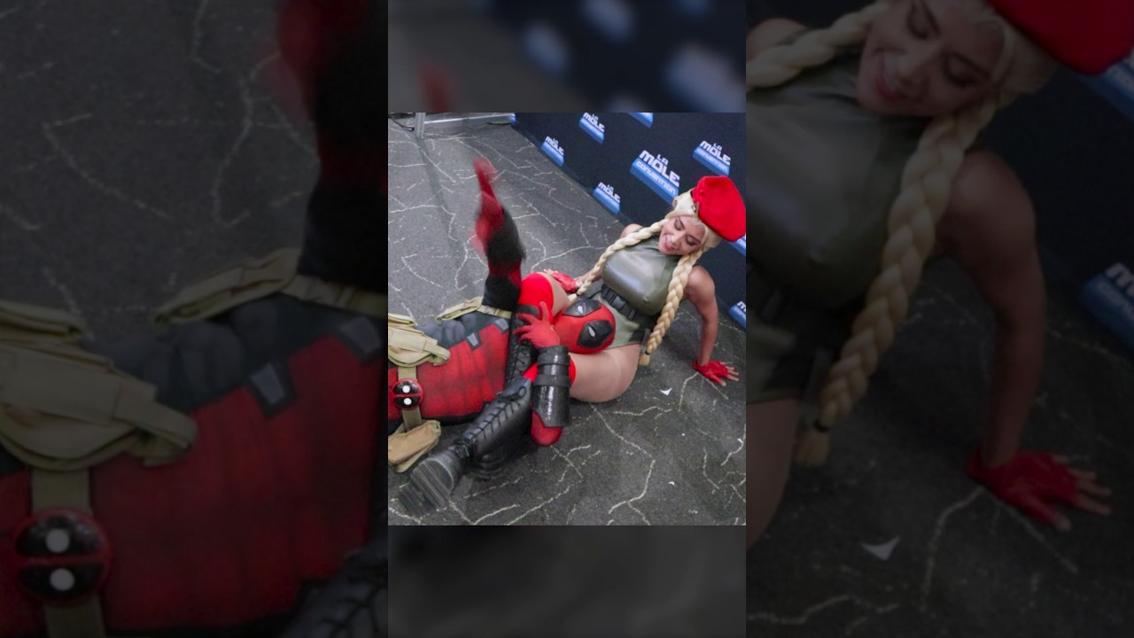 Deadpool needs help! (no he doesn't) 👍 #deadpool #streetfighter #cosplay