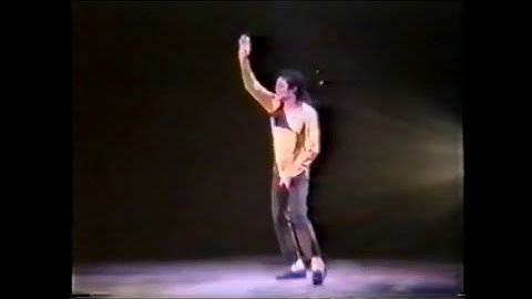 Michael Jackson - Dangerous Tour Monza, Italy July 7, 1992 - Human Nature (Amateur Video)