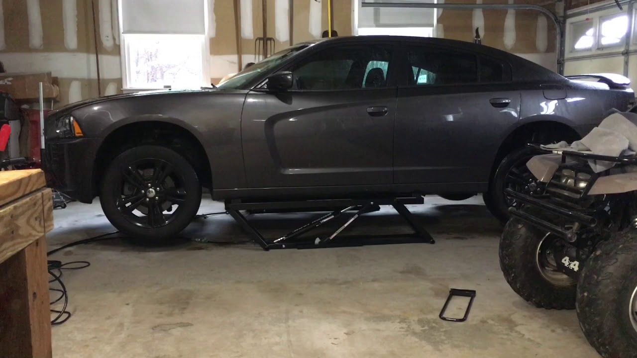 Quick Jack Demonstration - Lifting A Dodge Charger