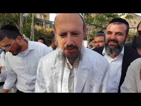 הרב קוק עושה חנוכת הבית לקברי האמוראים בטבריה