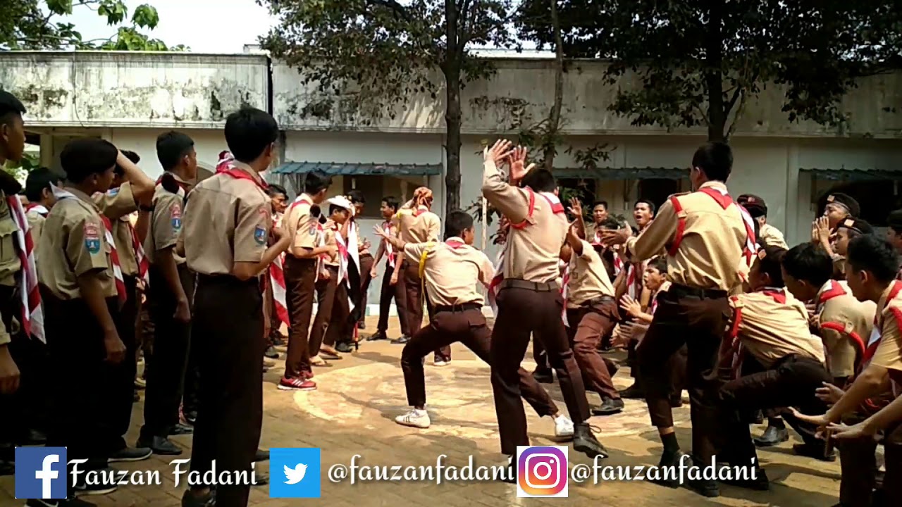 Adu Yel yel Pramuka TERBAIK - Ababil Vs Octopus Pondok Pesantren MADINATUNNAJAH