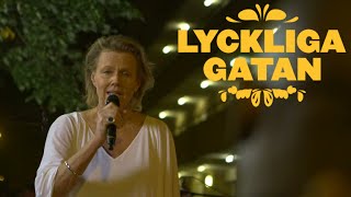 Video thumbnail of "Arja Saijonmaas tolkning av Gee Dixons Molnen skingras - Lyckliga gatan (TV4)"