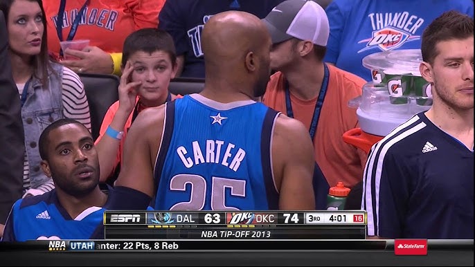 Video: Vince Carter ejected for throwing elbow at OKC's Steven